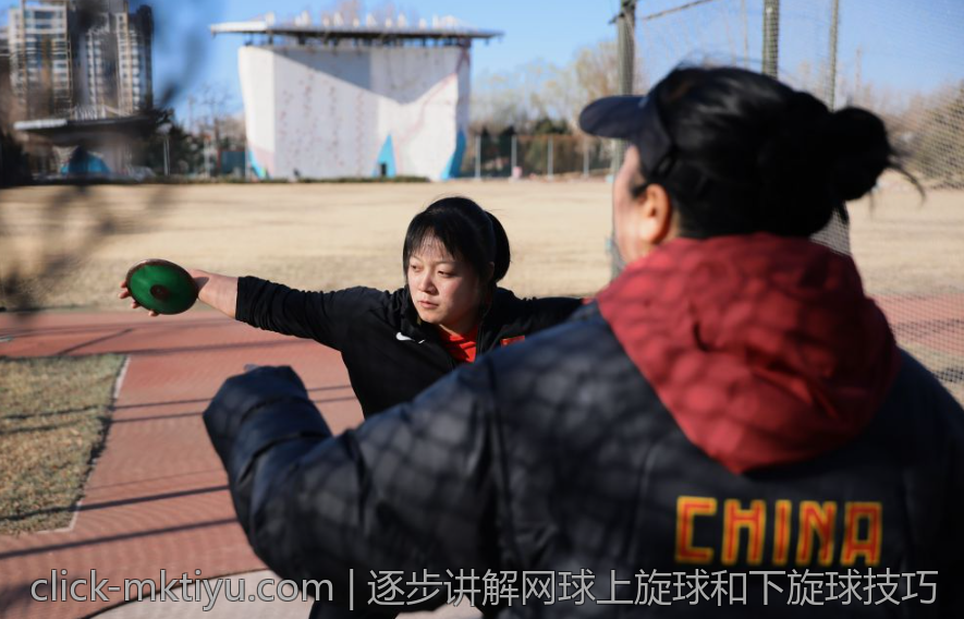 逐步讲解网球上旋球和下旋球技巧