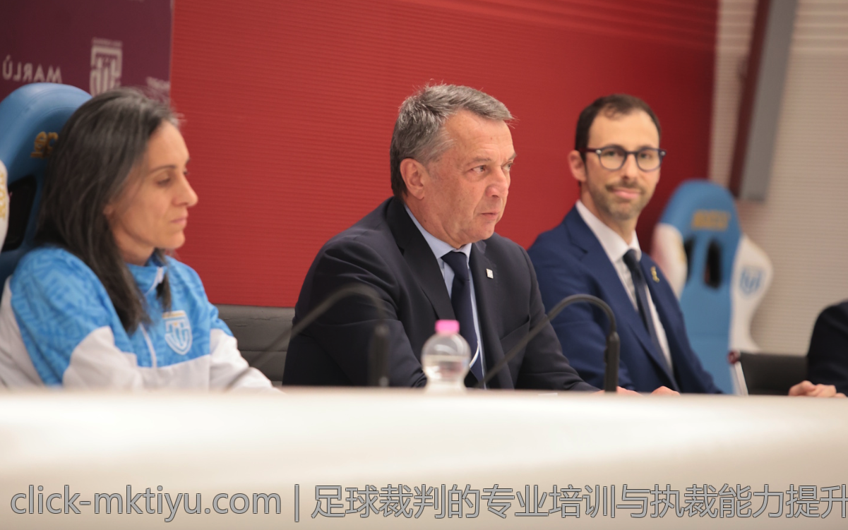 足球裁判的专业培训与执裁能力提升